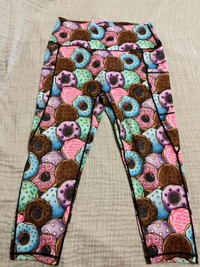 Constantly Varied Gear Capri Leggings - Colorful Pastel Donuts